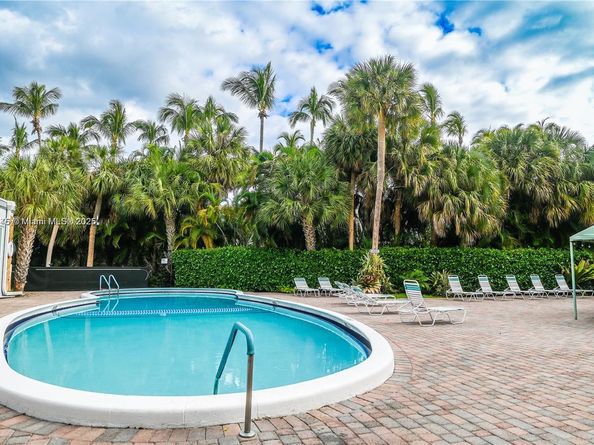 1425 Atlantic Shores Blvd 204, Hallandale Beach FL 33009