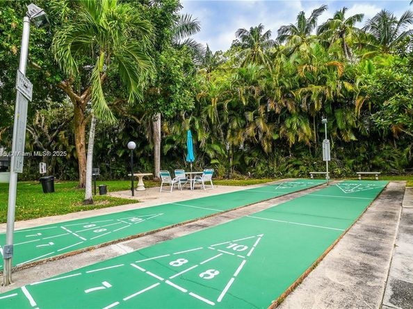 1425 Atlantic Shores Blvd 204, Hallandale Beach FL 33009