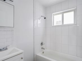 1630 NW 18th St, Miami FL 33125
