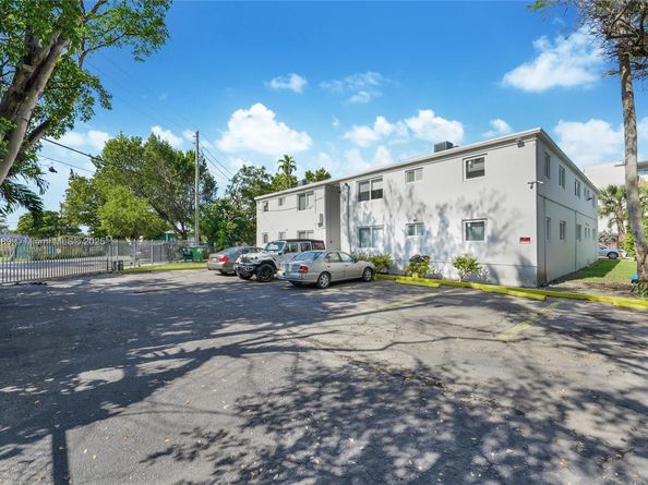 1630 NW 18th St, Miami FL 33125