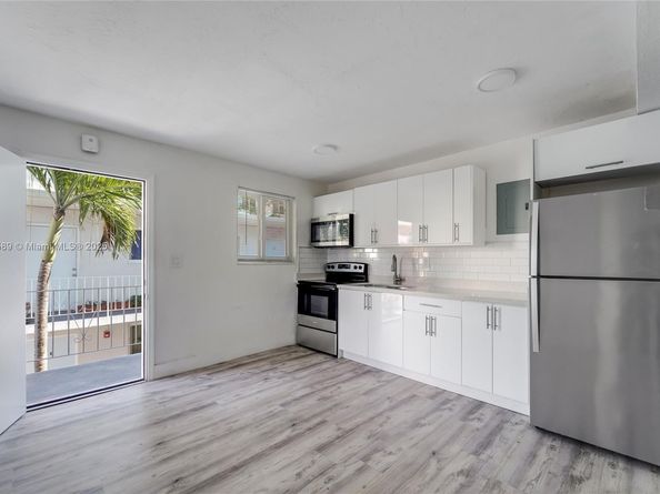 1630 NW 18th St, Miami FL 33125