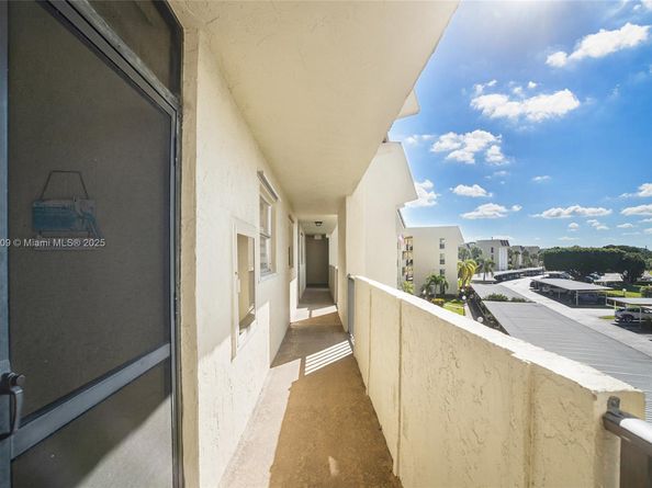 23099 N Barwood Ln N 307, Boca Raton FL 33428