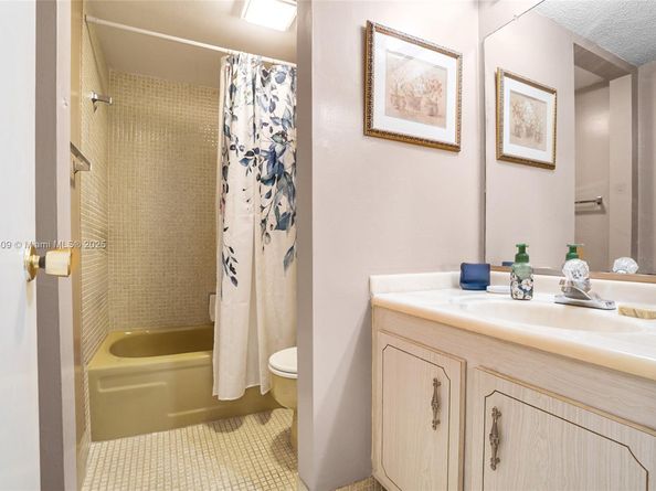 23099 N Barwood Ln N 307, Boca Raton FL 33428