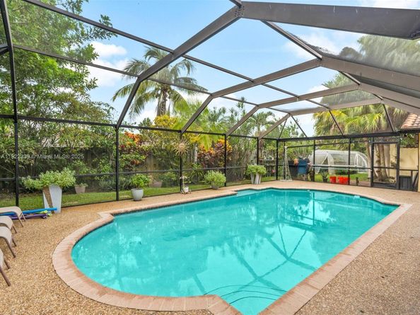 16621 Royal Poinciana Ct, Weston FL 33326