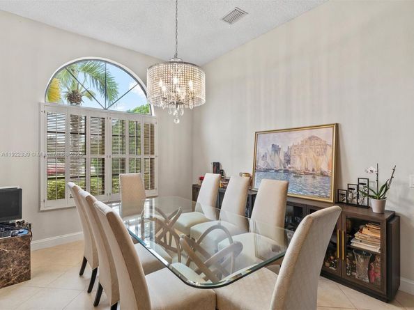 16621 Royal Poinciana Ct, Weston FL 33326