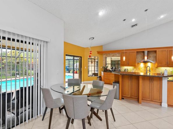 16621 Royal Poinciana Ct, Weston FL 33326