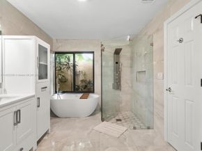 16621 Royal Poinciana Ct, Weston FL 33326