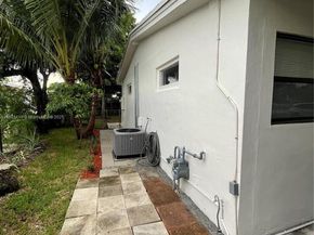 19620 NW 5th Ct, Miami Gardens FL 33169