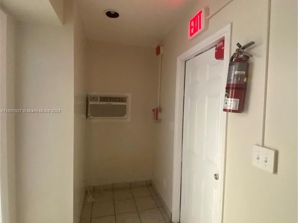 1739 SW 28th Ter, Fort Lauderdale FL 33312
