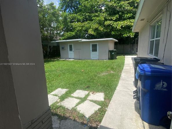 1739 SW 28th Ter, Fort Lauderdale FL 33312