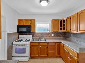 5900 NE 4th Ct, Miami FL 33137