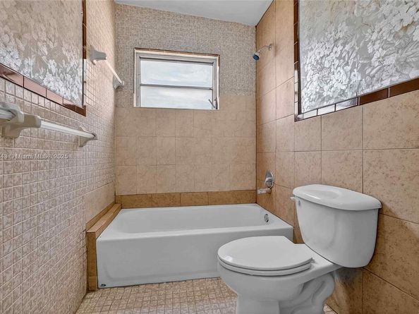 5900 NE 4th Ct, Miami FL 33137