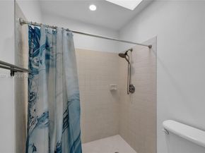 1361 Seagrape Cir, Weston FL 33326