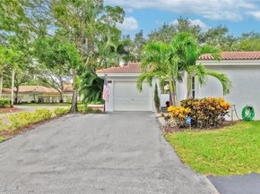 1361 Seagrape Cir, Weston FL 33326