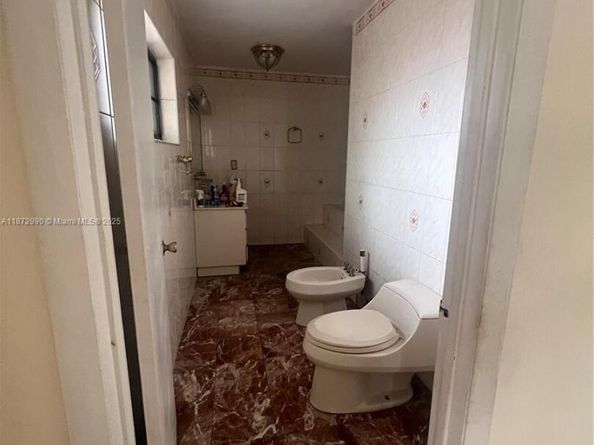 890 E 28th St, Hialeah FL 33013