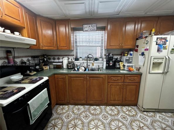 890 E 28th St, Hialeah FL 33013