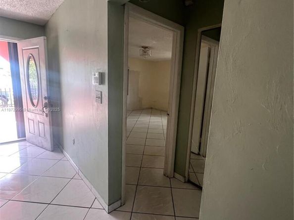 890 E 28th St, Hialeah FL 33013