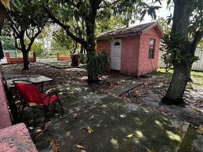 890 E 28th St, Hialeah FL 33013