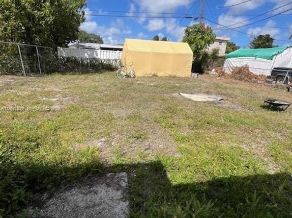 2305 NW 13 Ct, Fort Lauderdale FL 33311