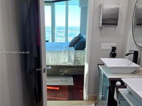 1900 Bayshore Dr 3518, Miami FL 33132