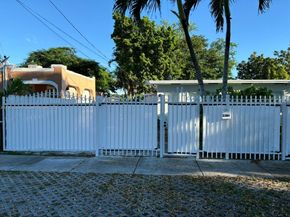 2359 NW 32nd St, Miami FL 33142