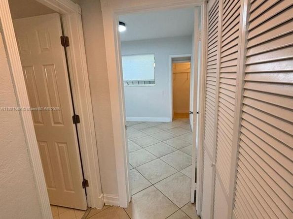 2359 NW 32nd St, Miami FL 33142