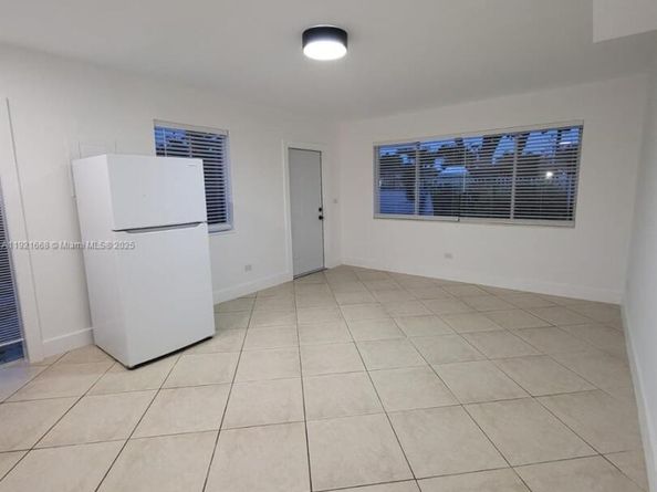 2359 NW 32nd St, Miami FL 33142