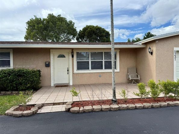 5231 SW 89 Ave, Cooper City FL 33328