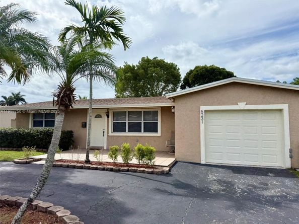 5231 SW 89 Ave, Cooper City FL 33328