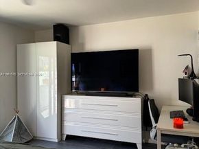 21300 San Simeon Way 01, Miami FL 33179