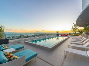 55 SW 9th St 1701, Miami FL 33130