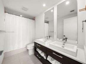 55 SW 9th St 1701, Miami FL 33130