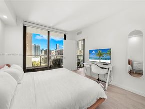 55 SW 9th St 1701, Miami FL 33130