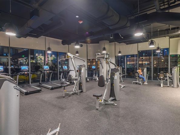 55 SW 9th St 1701, Miami FL 33130