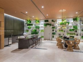 55 SW 9th St 1701, Miami FL 33130
