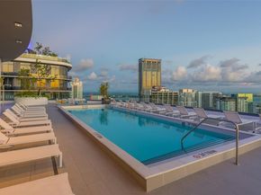55 SW 9th St 1701, Miami FL 33130