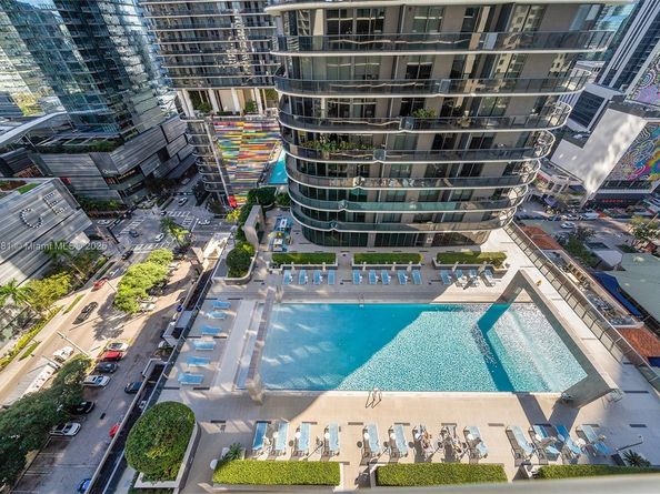 55 SW 9th St 1701, Miami FL 33130
