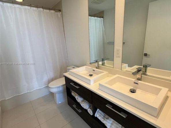 55 SW 9th St 1701, Miami FL 33130