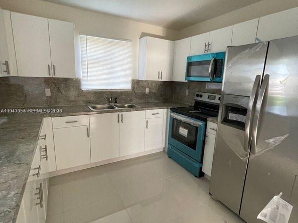 1530 NW 60th St, Miami FL 33142