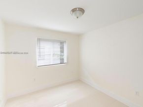 1530 NW 60th St, Miami FL 33142