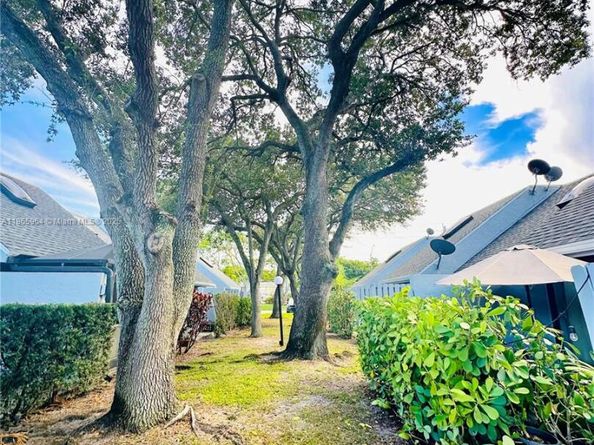 33 Deer Creek Rd D103, Deerfield Beach FL 33442