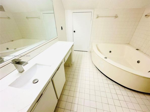 33 Deer Creek Rd D103, Deerfield Beach FL 33442