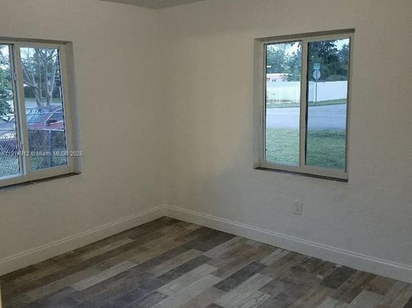 2125 NW 126th St, Miami FL 33167