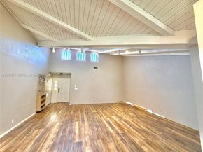 8176 Pine Cir, Tamarac FL 33321