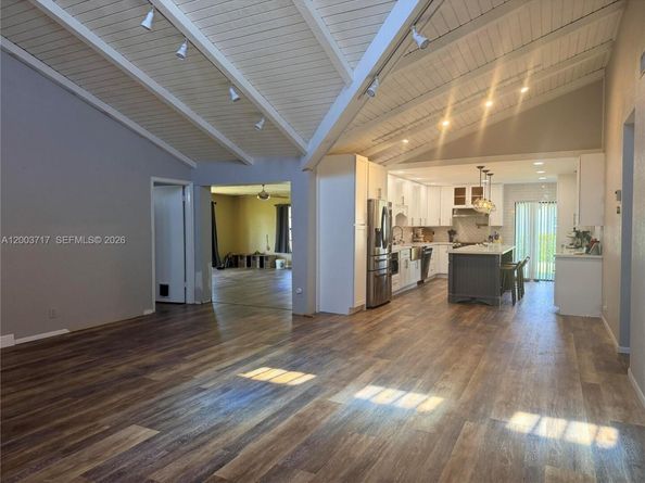 8176 Pine Cir, Tamarac FL 33321