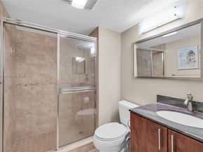 9320 S Hollybrook Lake Dr 203, Pembroke Pines FL 33025