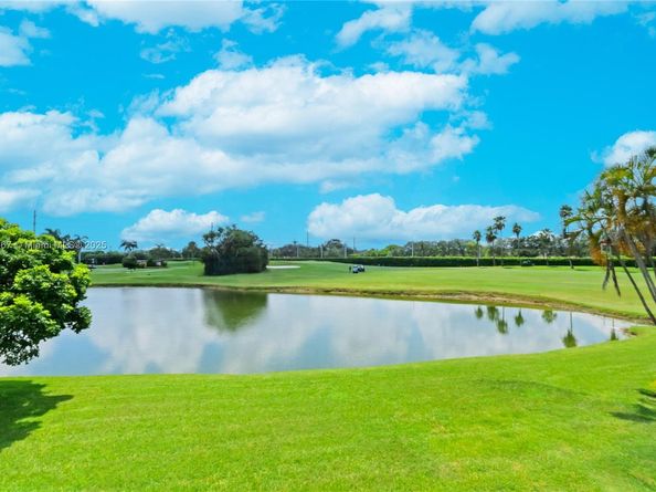 9320 S Hollybrook Lake Dr 203, Pembroke Pines FL 33025