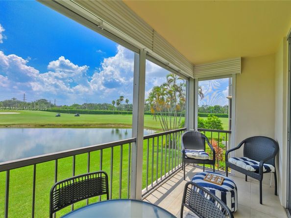 9320 S Hollybrook Lake Dr 203, Pembroke Pines FL 33025