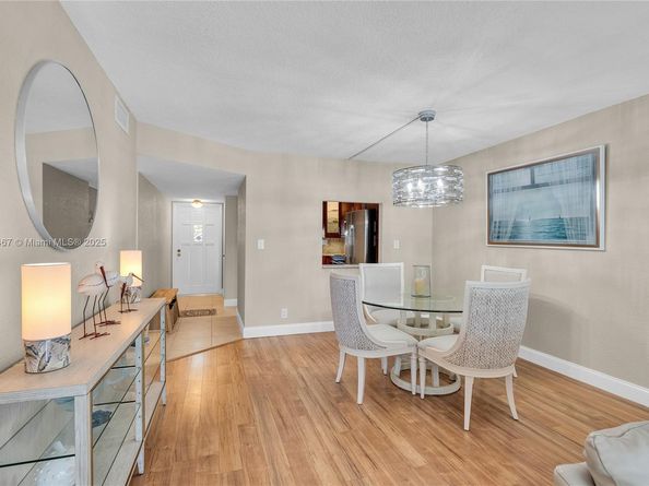 9320 S Hollybrook Lake Dr 203, Pembroke Pines FL 33025