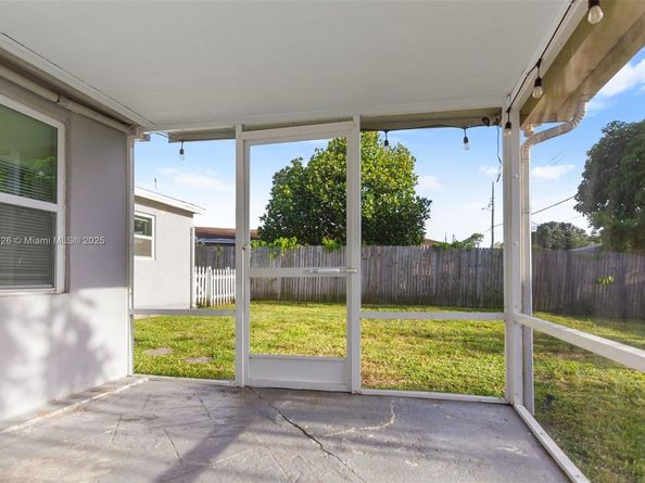 1481 SW 49th Ave, Fort Lauderdale FL 33317